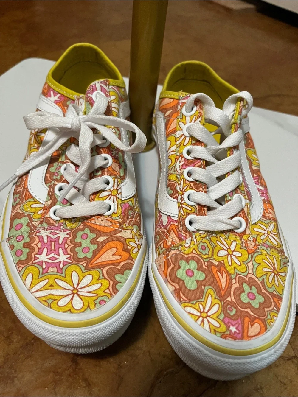 Vans Floral Low-Top Canvas Sneakers -NEW. Mens Sz 5.0 or Women’s 6.5